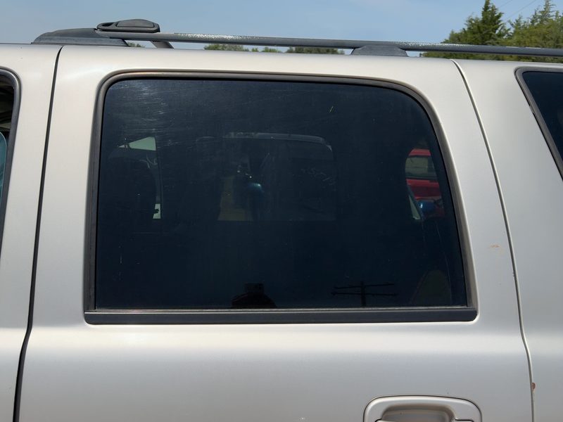 2000-2007 Chevy/gmc Suburban 1500 Series Rear Door Glass/Window LH