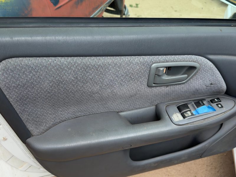 2000-2001 Toyota Camry Front Door Trim Panel LH