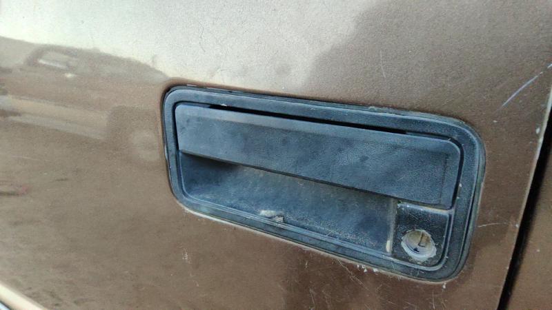 1994 Chevy/gmc Suburban 1500 Series Outside Door Handle LH