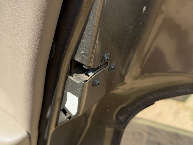 1999 Pontiac Bonneville (80 & Up) Rear Door Latch RH