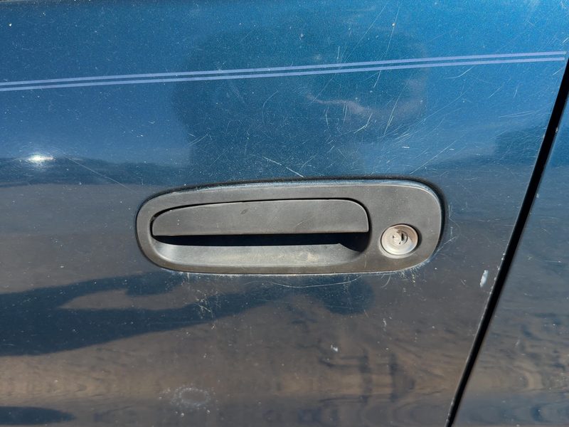 1998-2002 Toyota Corolla (also See FX 87-88) Outside Door Handle LH