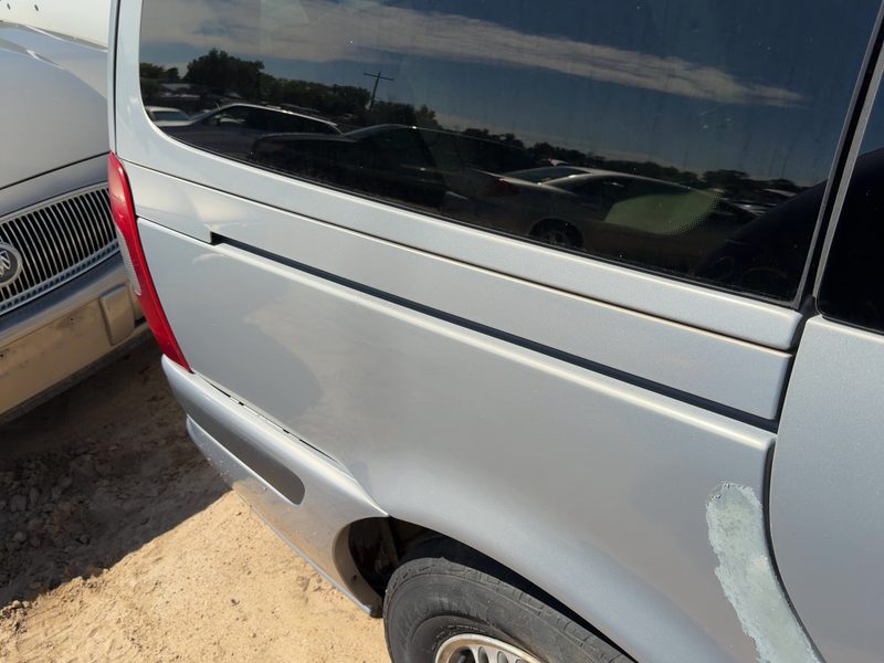 2000 Chevrolet Venture Quarter Panel Moulding RH