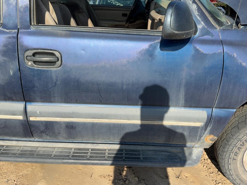 1999-2007 Chevy/gmc Suburban 1500 Series Front Door RH