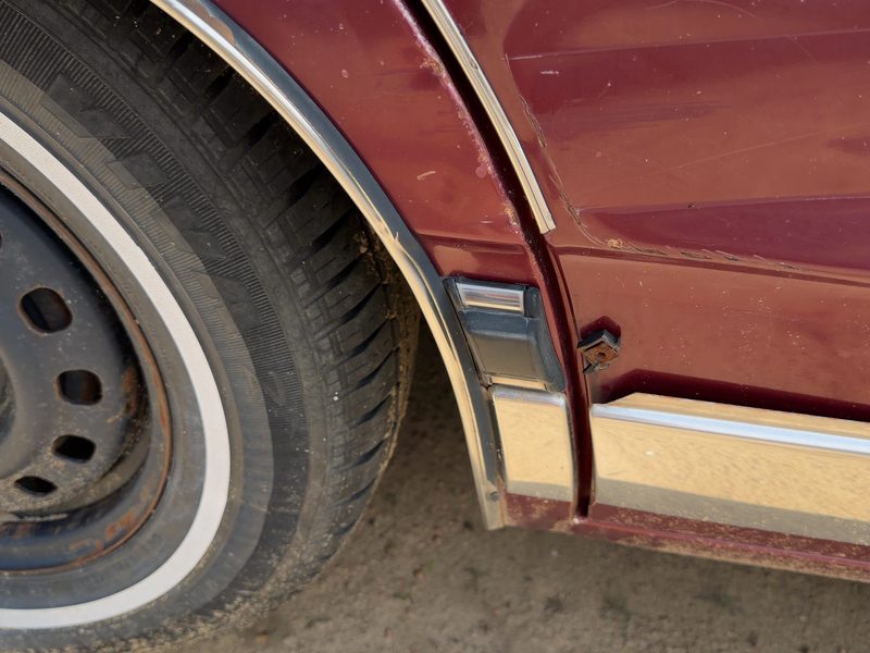 1986 Buick Park Avenue (80&up) Quarter Panel Moulding RH