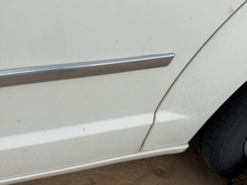 2010 Chrysler Town & Country Rear Door Moulding LH