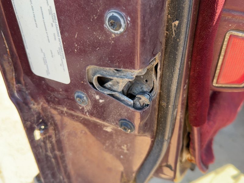 1987 Buick Park Avenue (80&up) Front Door Latch LH