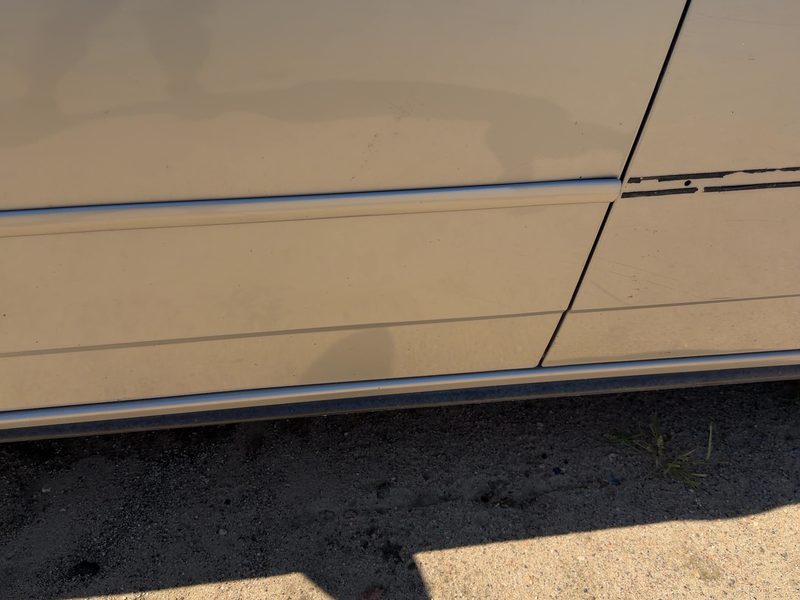 2005-2010 Pontiac G6 Front Door Moulding LH