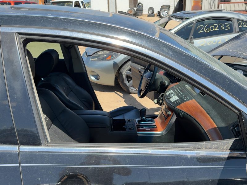 2006-2010 Infiniti M35 Front Door Glass/Window RH