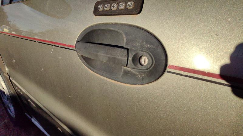 1999-2007 Ford Freestar Outside Door Handle LH