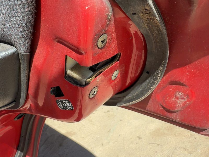1994 Nissan Pathfinder Rear Door Latch RH
