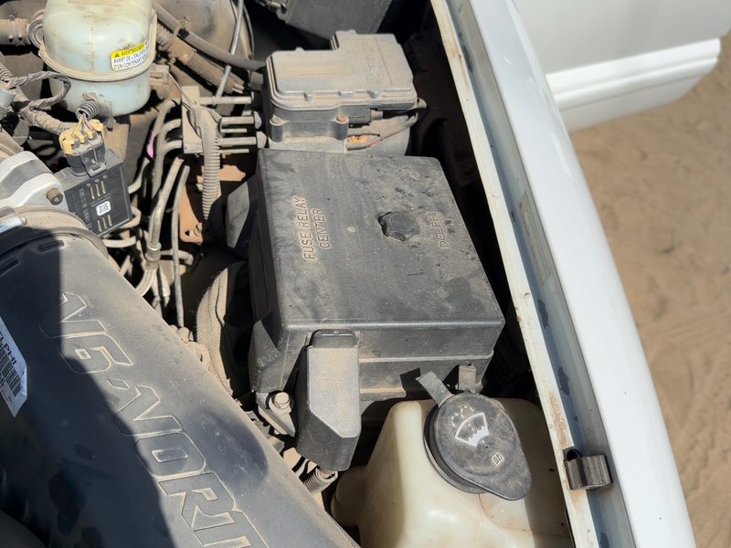 2000-2005 Blazer S10/jimmy S15 Engine Fuse Box