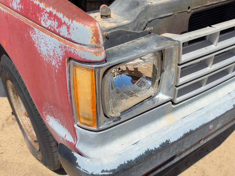 1982-1990 S10/s15/sonoma Pickup Headlight Door RH