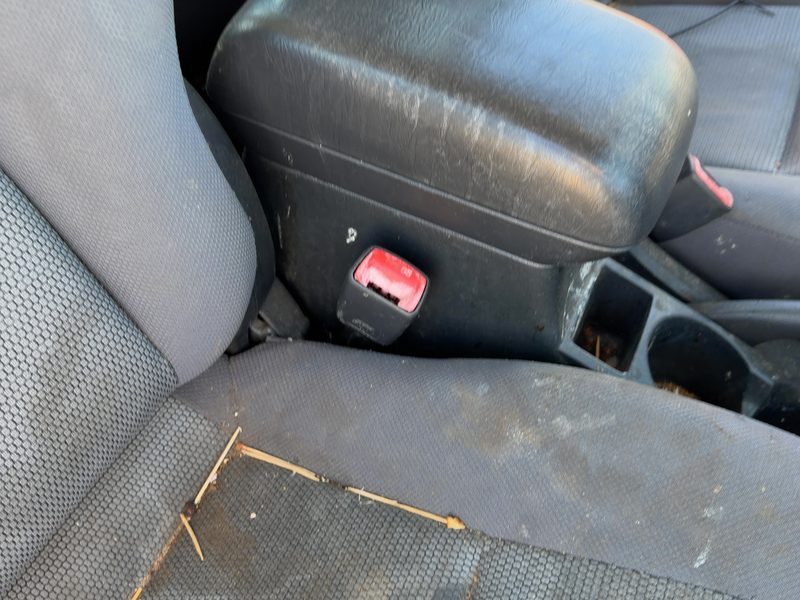 2005-2008 Toyota Matrix Front Seat Belt RH