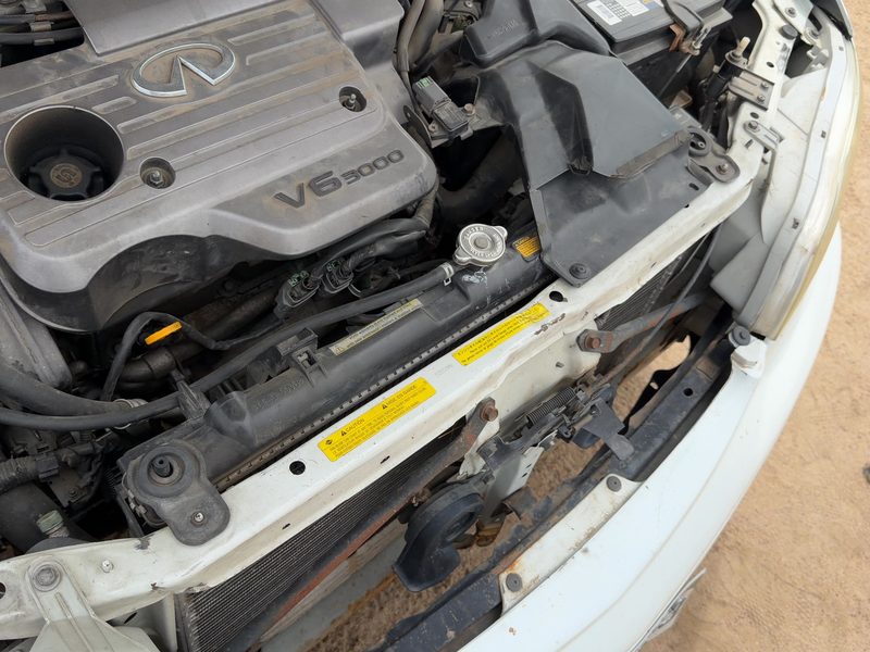 2000-2001 Infiniti I30 Radiator
