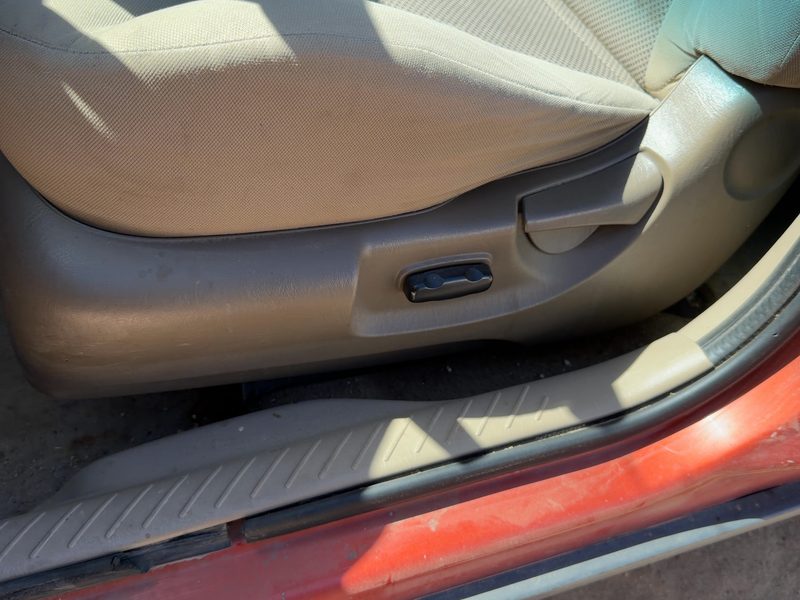 2006 Ford Escape Seat Track LH