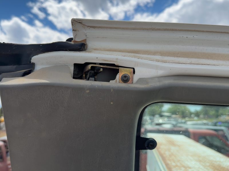1999-2007 Ford F350 Super Duty Pickup Rear Door Latch RH