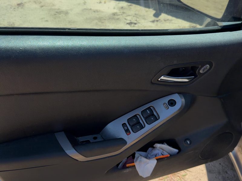 2005-2010 Pontiac G6 Front Door Trim Panel LH