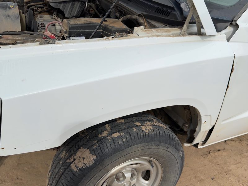 2005-2007 Dodge Dakota (mid-size) Fender LH