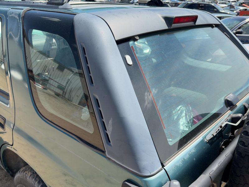 1995 Isuzu Rodeo Quarter Panel Moulding LH