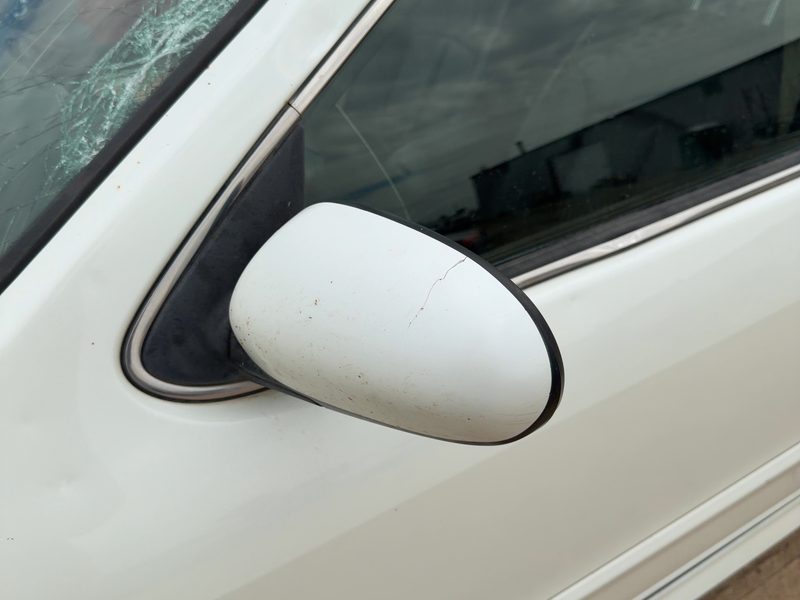 2000 Infiniti I30 Door Mirror LH