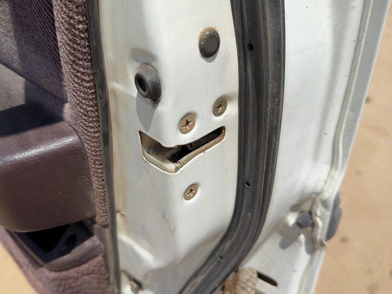 1989 Honda Accord Front Door Latch RH