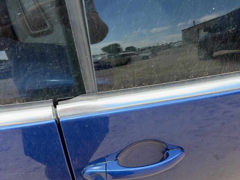 2007 Volkswagen Beetle (type 1) Front Door Moulding RH