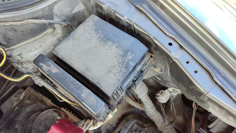 2001-2012 Mitsubishi Endeavor Engine Fuse Box