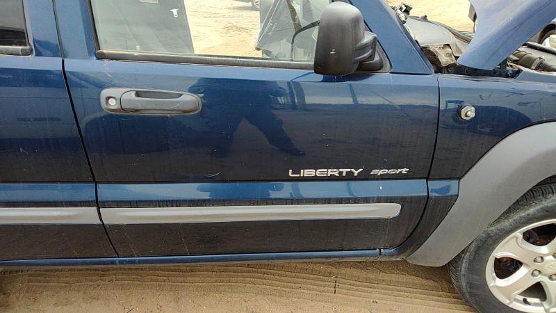 2002-2007 Jeep Liberty Front Door RH