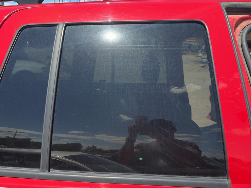 1999-2004 Jeep Grand Cherokee Rear Door Glass/Window RH
