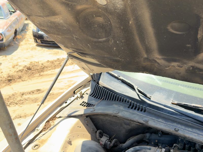 2000-2006 Lincoln LS Hood Hinge RH