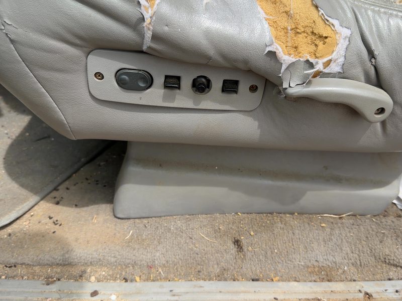 1997 Chevrolet Pickup 1500 Series Seat Track LH