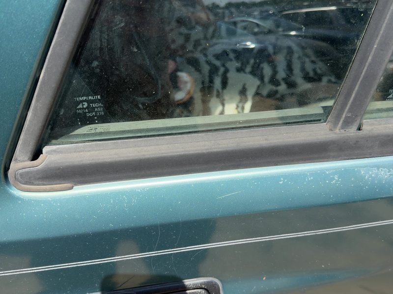 1995 Isuzu Rodeo Rear Door Moulding RH