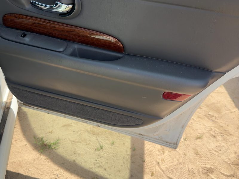 2004-2005 Buick Lesabre (80 & Up) Rear Door Trim Panel RH