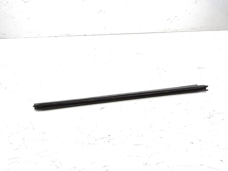 2005 Cadillac STS Front Door Moulding RH