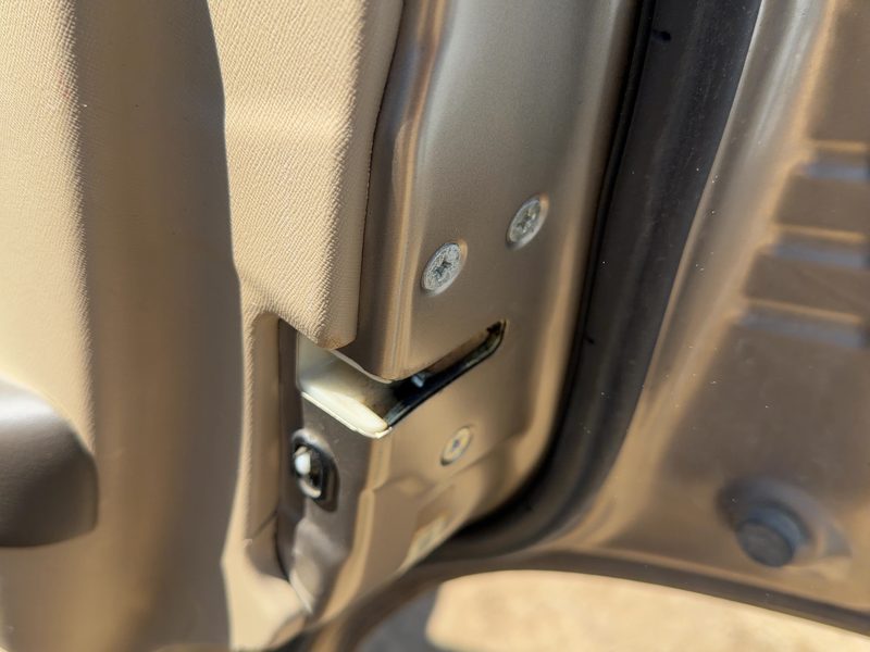 2002-2006 Honda Crv Rear Door Latch RH