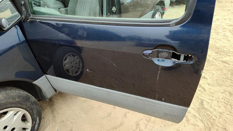 1998-2003 Toyota Sienna Front Door LH