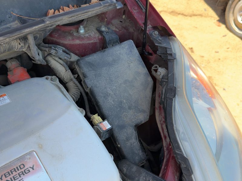 2004-2009 Toyota Prius Engine Fuse Box