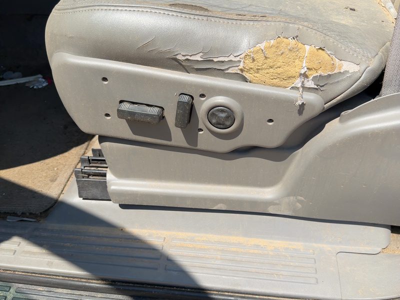 2005 Chevy/gmc Suburban 1500 Series Seat Track LH