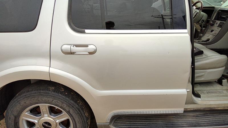 2003-2005 Lincoln Aviator Rear Door RH