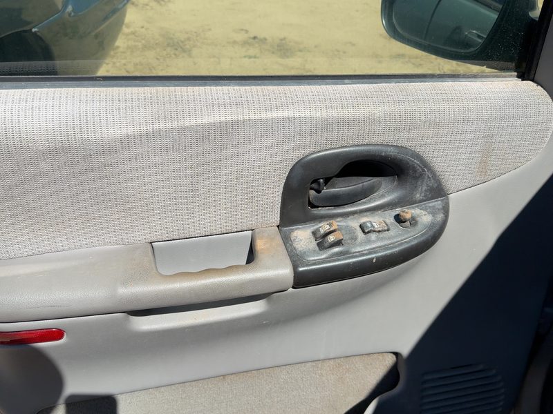 2000 Chevrolet Venture Front Door Trim Panel LH