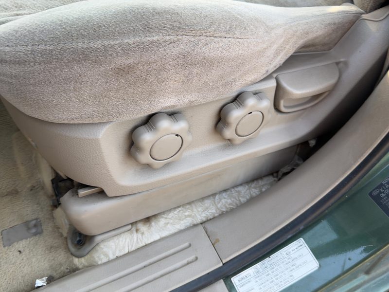 2006 Kia Sorento Seat Track LH