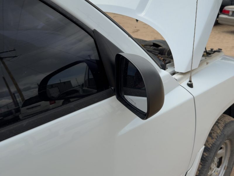 2005-2011 Dodge Dakota (mid-size) Door Mirror RH