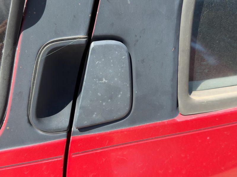1994 Nissan Pathfinder Outside Door Handle RH