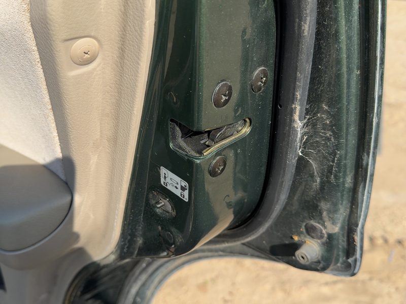 2003-2009 Kia Sorento Rear Door Latch RH