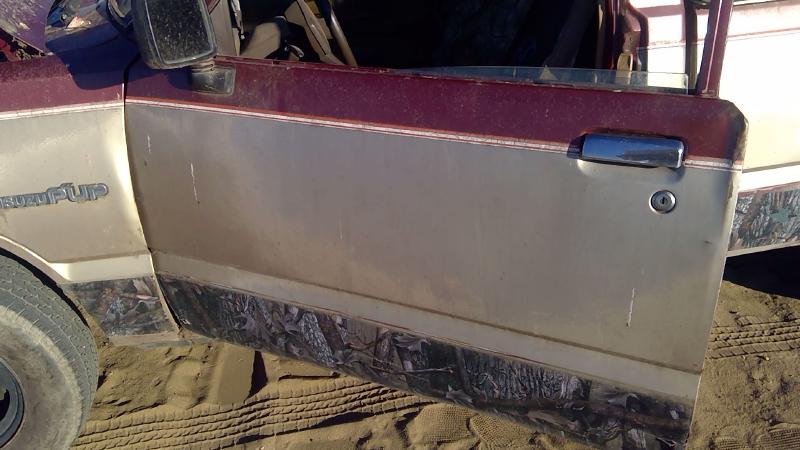 1981-1987 Isuzu Pickup Front Door LH