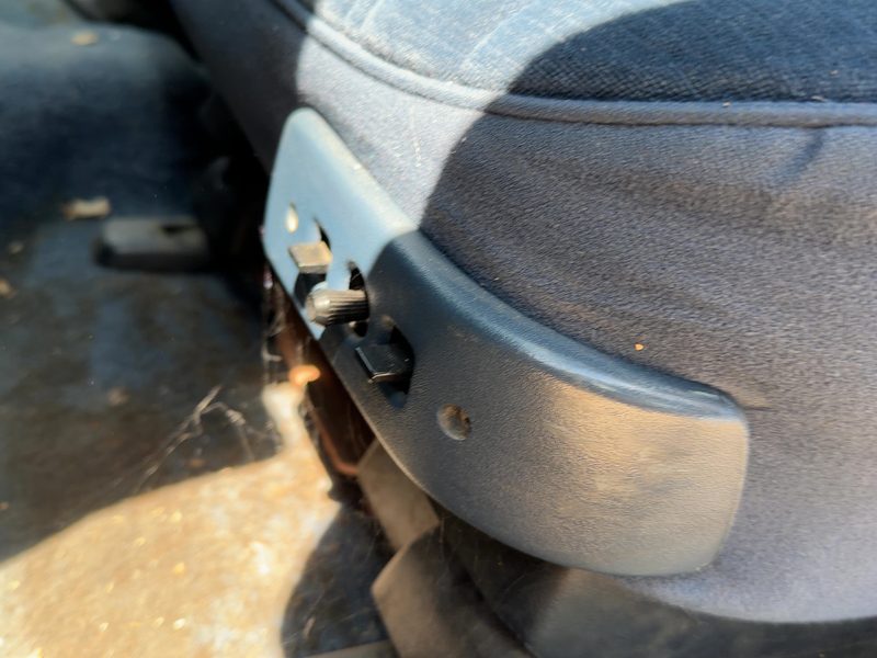 1993 Oldsmobile Eighty-eight (80 & Up) Seat Track LH
