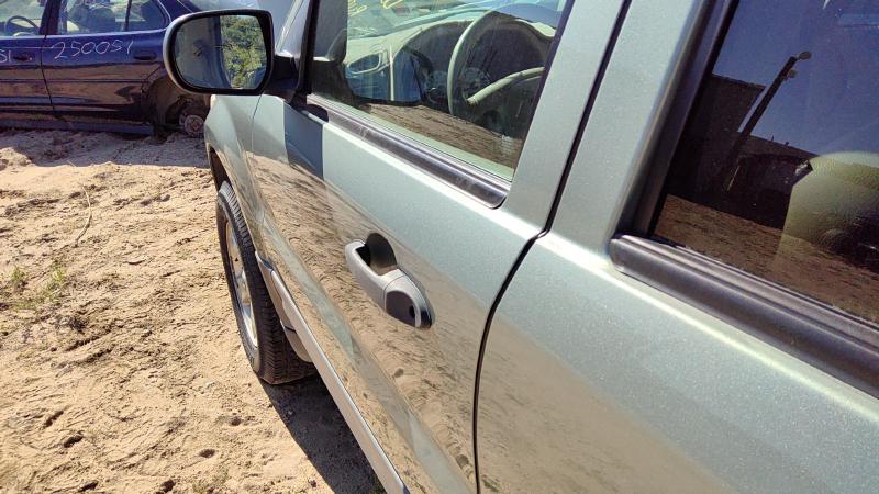 2005-2007 Ford Escape Front Door LH
