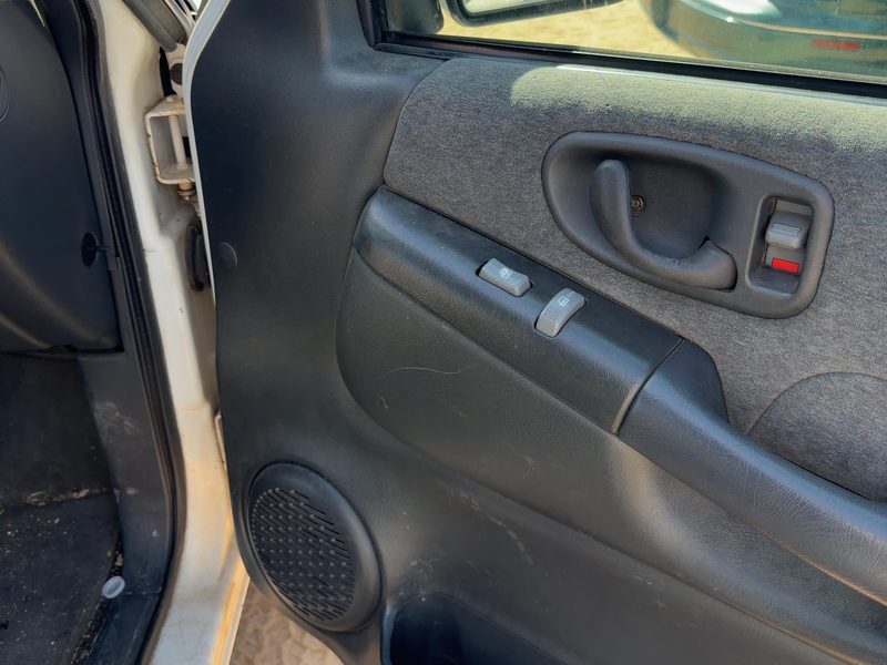 2000-2003 Blazer S10/jimmy S15 Front Door Trim Panel RH