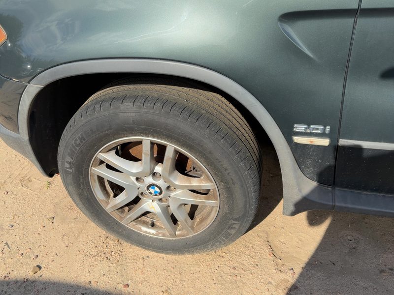 2000-2006 BMW X5 Fender Flare LH