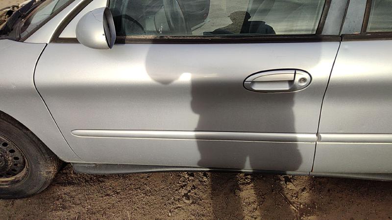 1996-1999 Ford Taurus(see Also Taurus X) Front Door LH